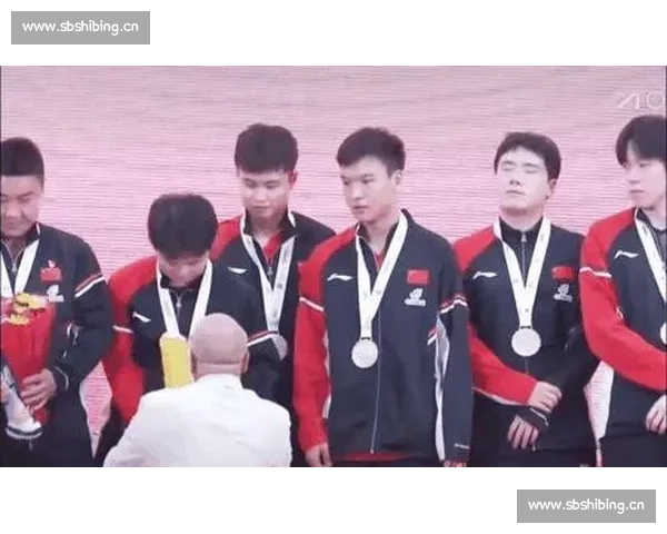 林诗栋以卓越球技闪耀赛场展现新生代乒乓力量与青春风采